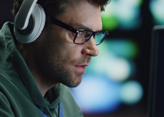 close-up-man-working close up man working